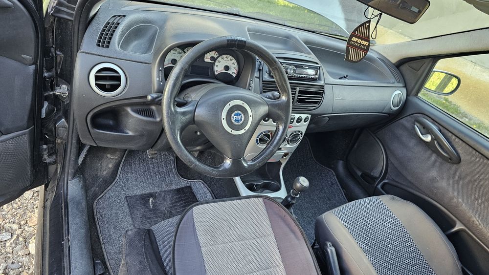 Vând Fiat Punto 1.4 benzină