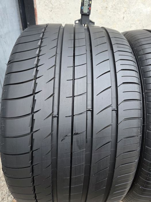 Vând două anvelope de vara michelin pilot sport n3 285 30 18 dot 5219