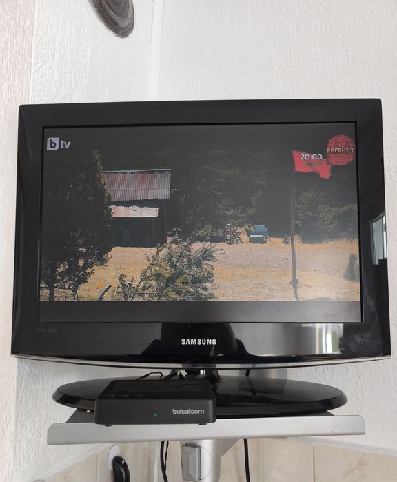 Телевизор Samsung 22 инча