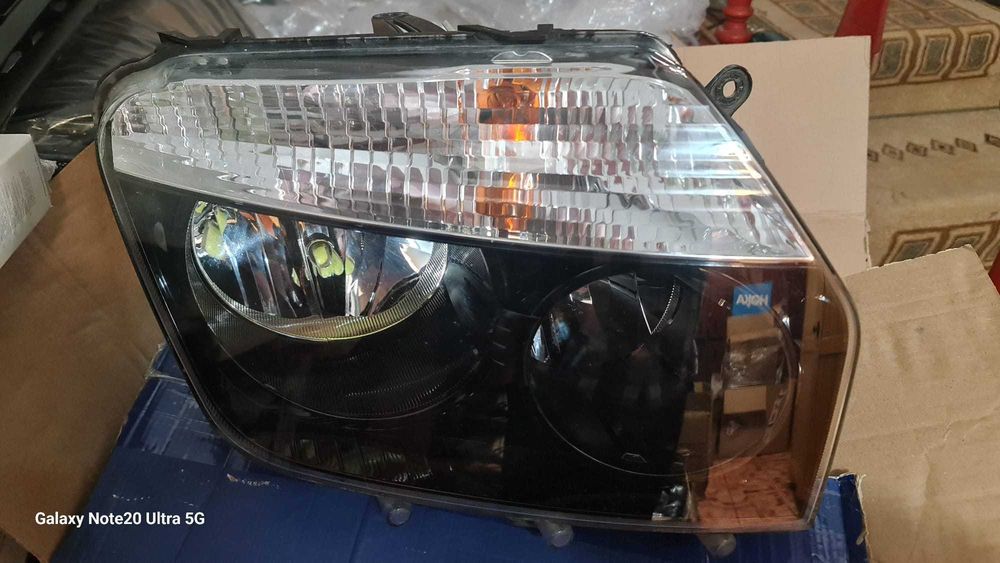 Far Dacia Duster 2010-2013 4x4 cu negru pe interior