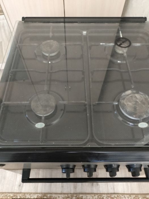 Продам газ плиту