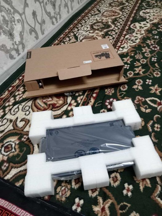 Lenovo noutbuk yangi