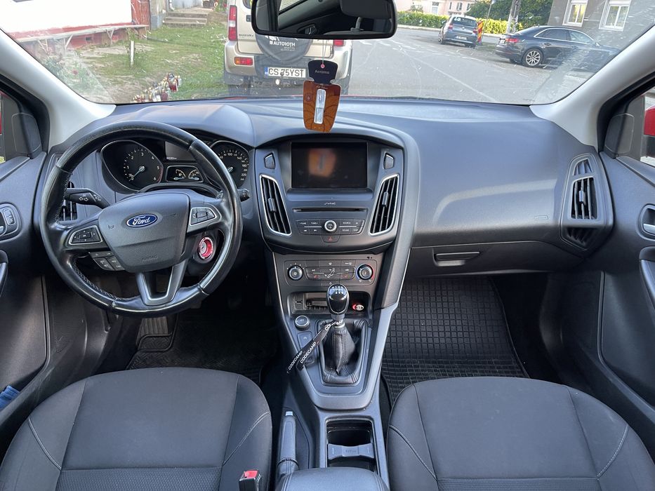 FORD Focus 2015 — imagine 5