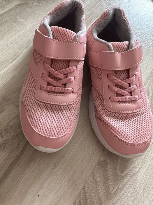 Продам обувь в хорошем состоянии