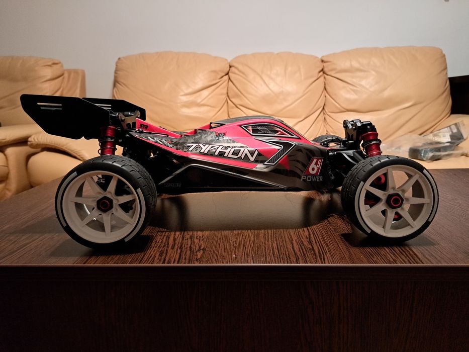 Automodel Arrma typhon 6s nou