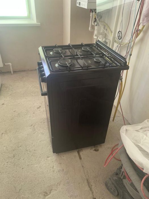Продам газовую плиту