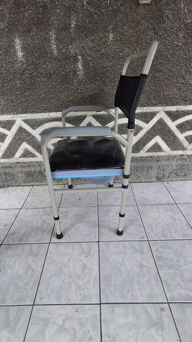 Санитарный стул туалет