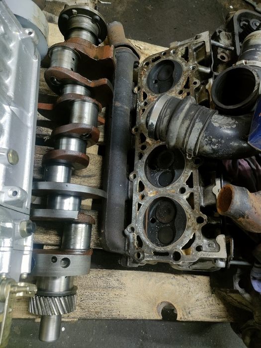 Двигатель газ66, газ53 в разборе