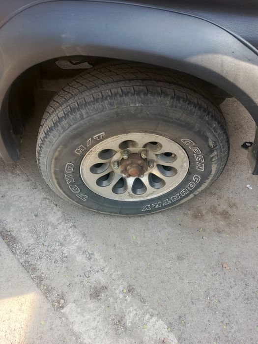 Продам резину два комплекта