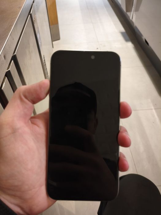 Продаю iPhone 15 Pro Max 256 ГБ (серый)