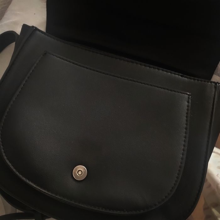 Женская сумка на ремешке