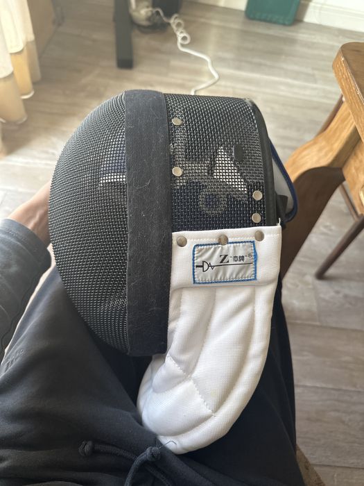 Продам фехтовальный шлем