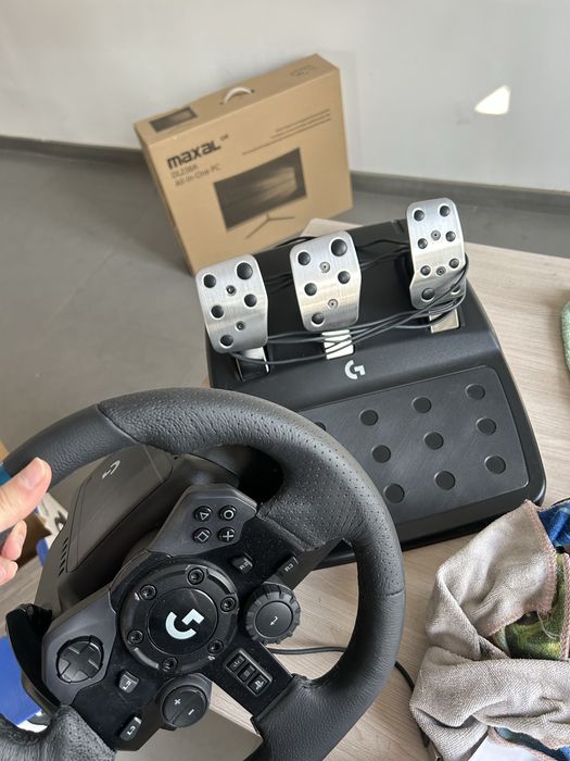 Игровой контроллер Logitech G923 черный