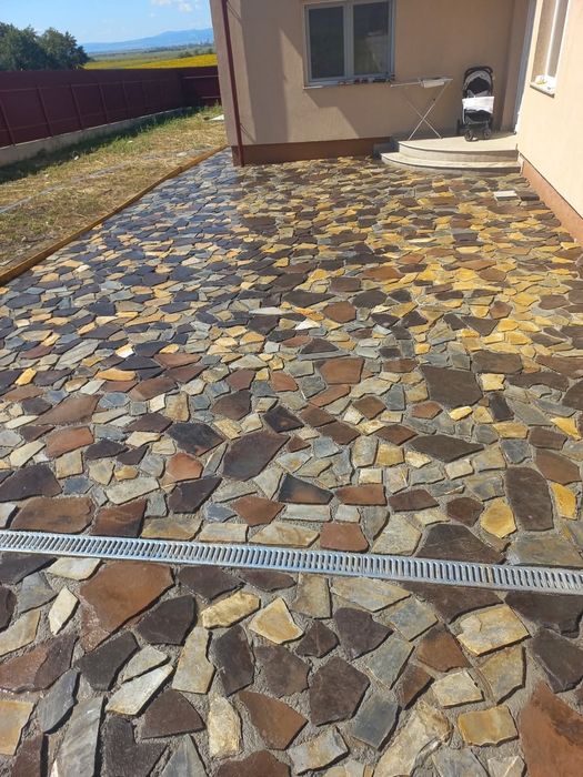 Piatră naturala de munte și decorativa Gazon