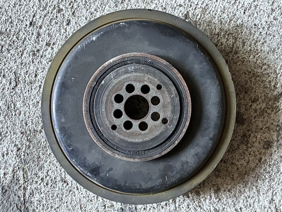 Демферна шайба Audi 3.0tdi 2005-2010г