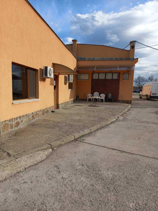 Дава се под наем Склад в Враца, Промишлена зона - Изток - 3928 кв.м за 2346 € - Снимка #2