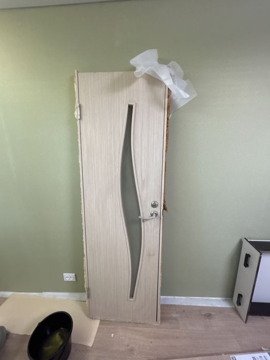Продам дверь 60 см
