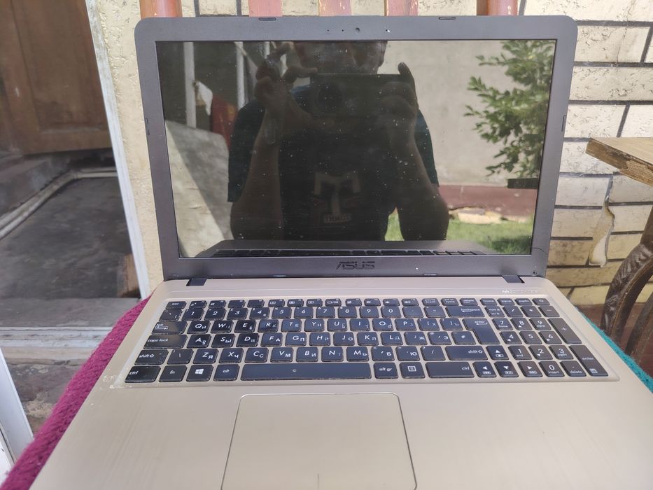 Asus laptop noutbuki
