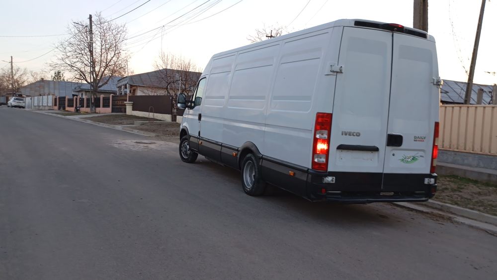 Iveco Daily 35C18 Dubă anul 2010 Italia