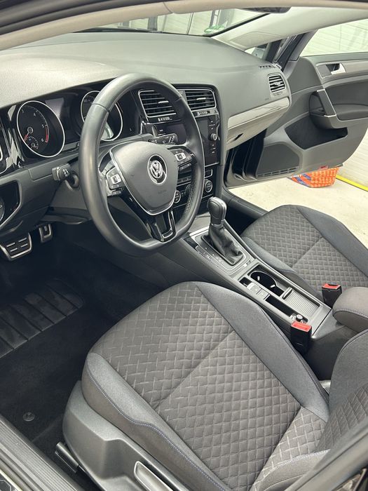 Shine Garage Varna Детайлинг  Полиране на фарове ,Детайлно почистване