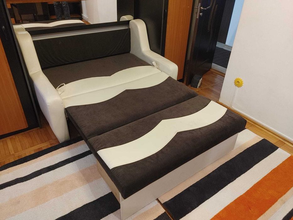 Dau in chirie un apartament in stare foarte buna zona Diamant