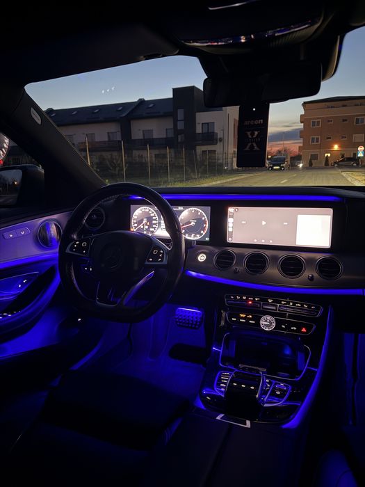 Mercedes-Benz E 400 4MATIC AMG | 333 CP | AIRMATIC | FULL Istoric |