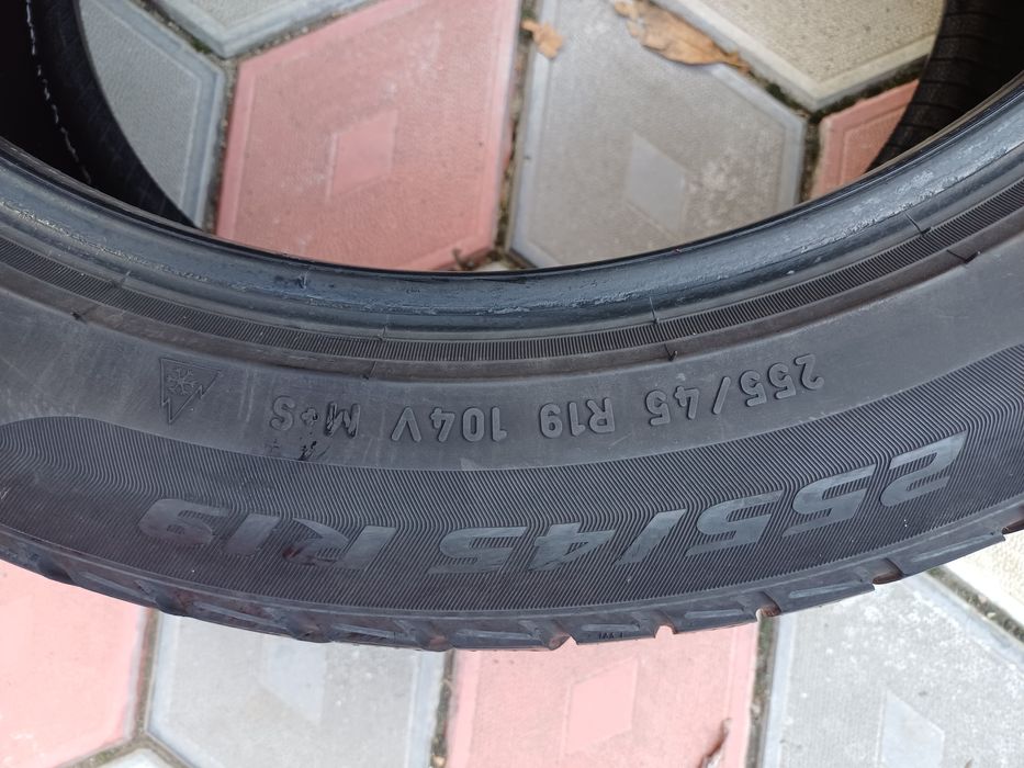 Vand 4 anvelope de iarna 255 45 r19 PIRELLI  din 2020