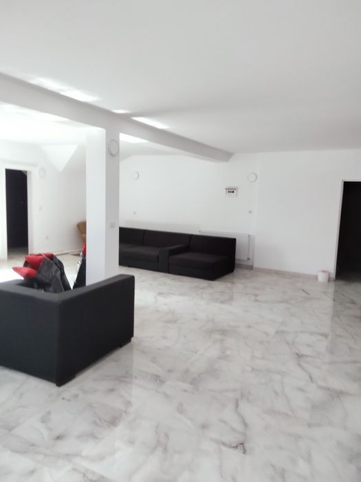 Inchiriez spațiu comercial