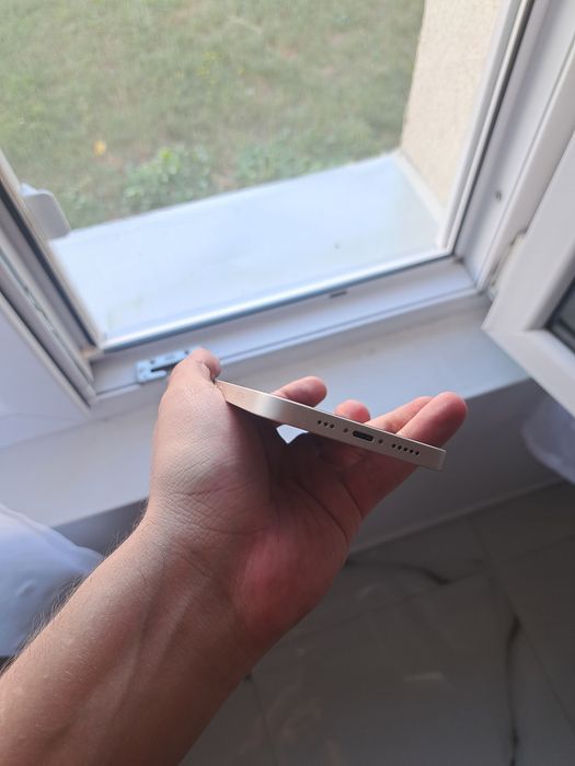 Schimb iPhone 13 Alb cu iOS 18. 72% baterie