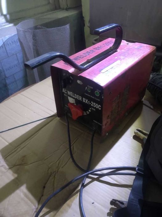 Cварка, аппарат, агрегат надёжный, не прихотливый. Работает чётко.