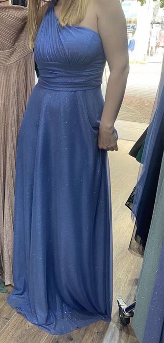 Официална рокля