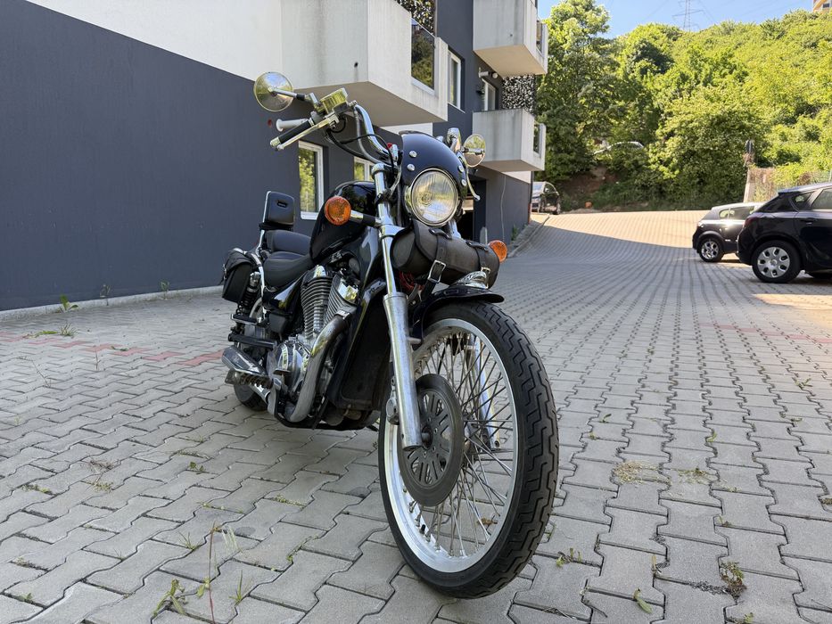 Suzuki intruder vs 600