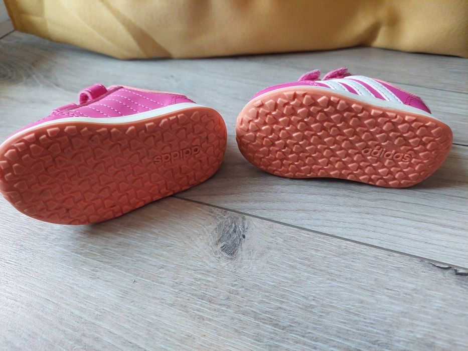 Бебешки маратонки Adidas 19 номер