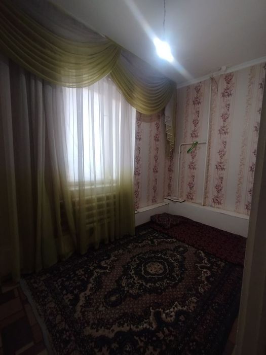 Ijaraga kvartira beriladi sagdiyana machit olda 1 xona 4 etaj  l