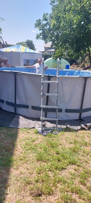 Vând piscina rotunda