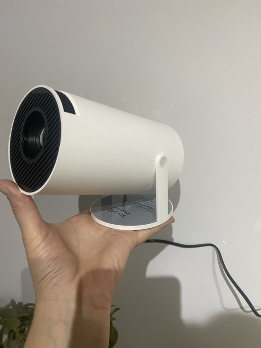 Проектор для домашнего кинотеатра