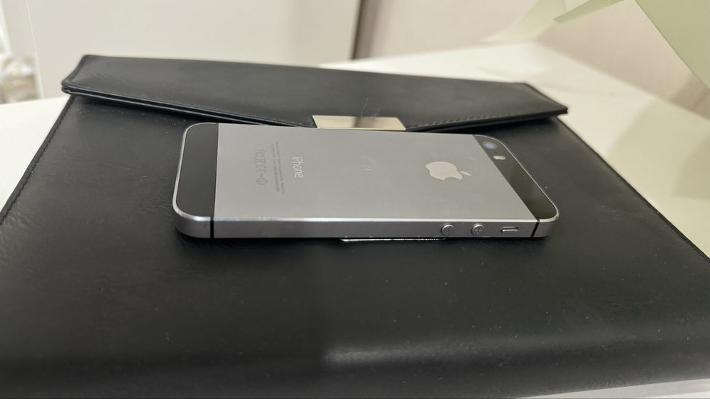 Продам iphone 5s