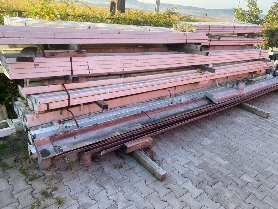 Vand 2 structuri metalice pt hale