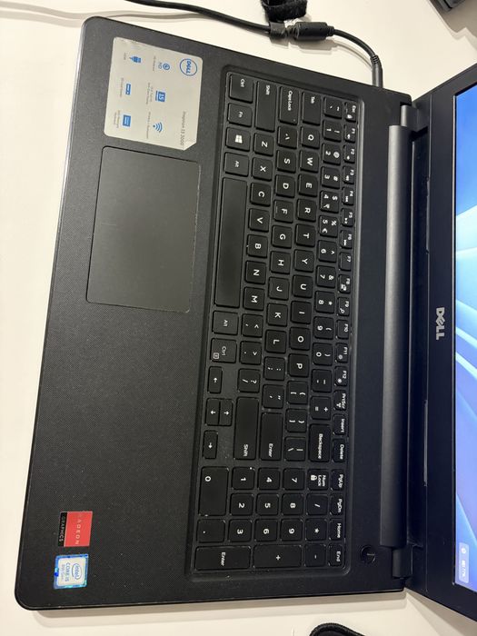 Laptop Dell Inspiron 15 | i5 Gen 8 / 8GB RAM / SSD 256GB / Placă Video Dedicată 2GB