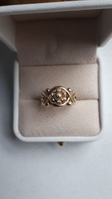 кольца золото 585-проба,цена указано за грам.