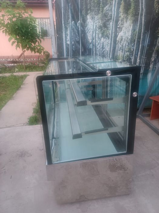 Продам Кондитерский холодильник