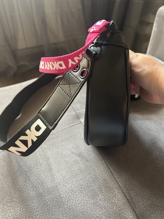 DKNY оригинална дамска чанта