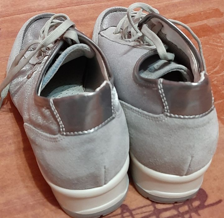 Vand pantofi dama nr.40,noi fara eticheta
