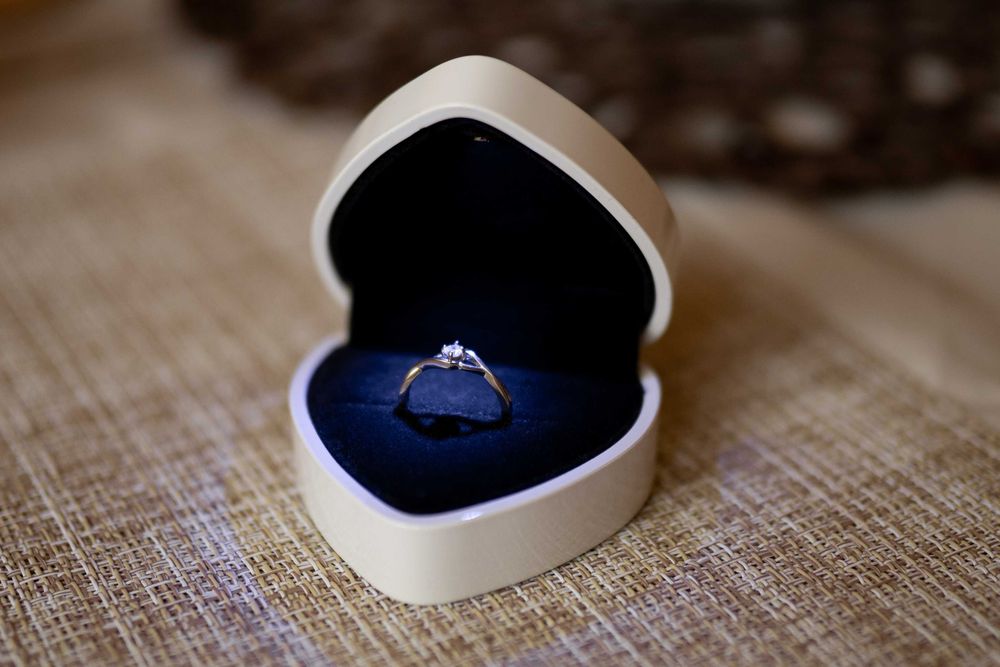 Годежен пръстен с диамант 0,17 в бяло злато