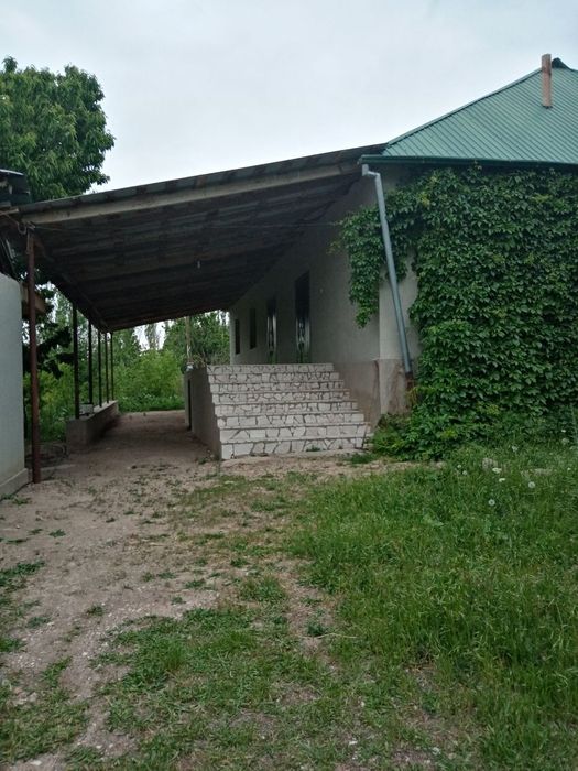 Uy sotiladi bostonliqda