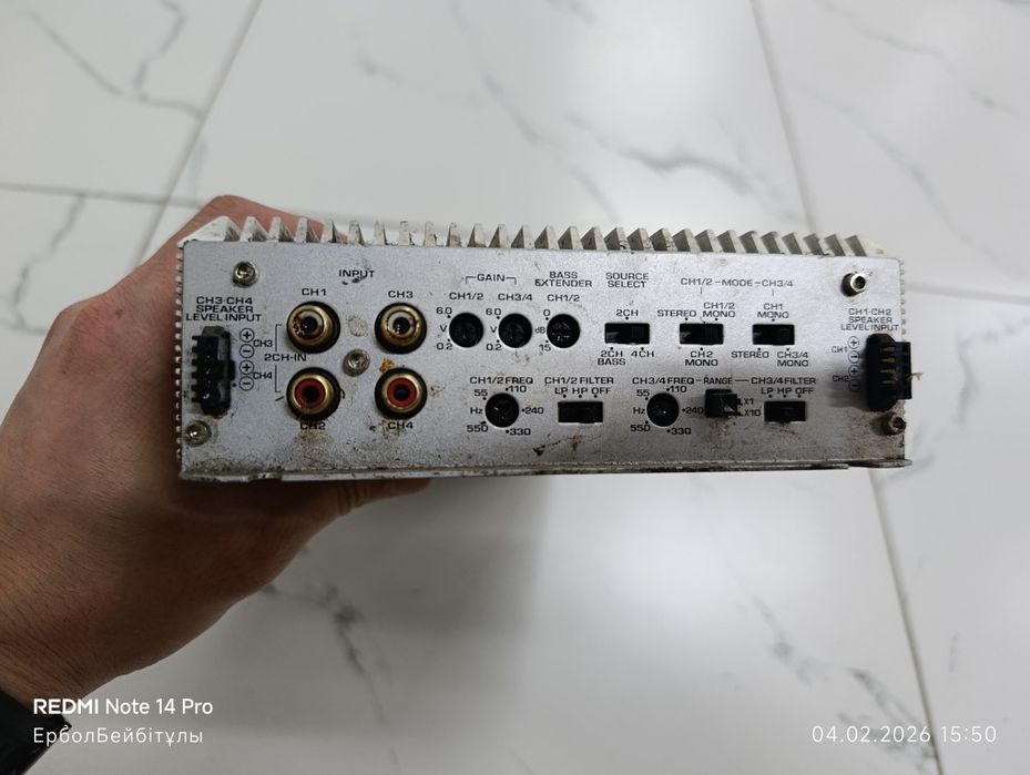 Продам Усилок Clarion