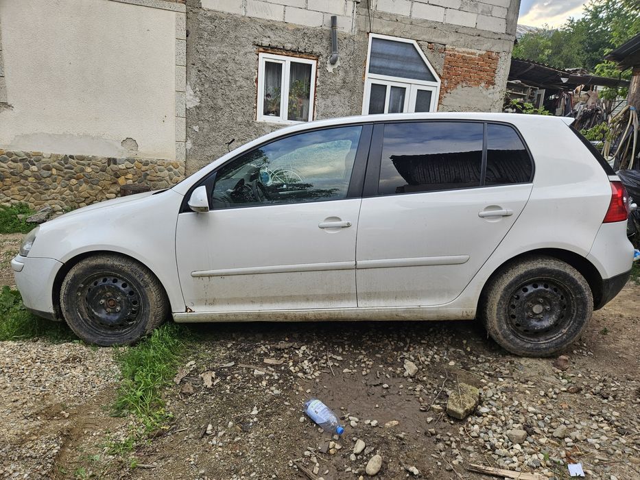 Vând golf 5 1.6fsi 2008