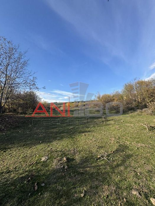 Парцел в София, област-с.Драговищица площ 3250 цена 98900