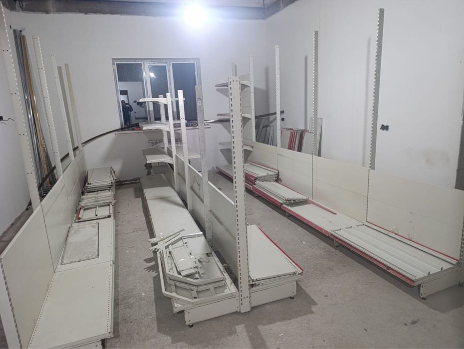 Стеллажи, витрины