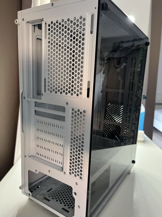 Carcasa Pc Myria si Serioux
